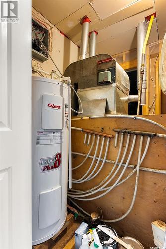 1050 Wascana Street, Regina, SK - Indoor Photo Showing Basement