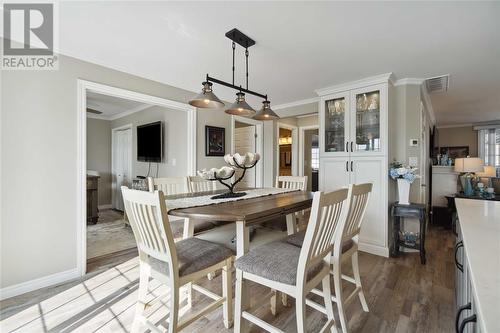 1510 Venetian Boulevard Unit# M7, Point Edward, ON - Indoor Photo Showing Dining Room