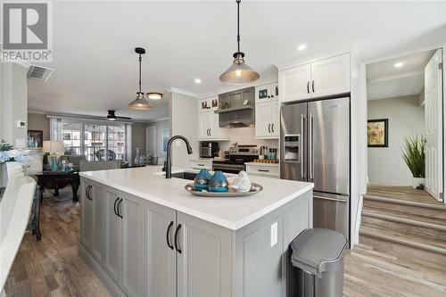 1510 Venetian Boulevard Unit# M7, Point Edward, ON - Indoor Photo Showing Kitchen With Upgraded Kitchen