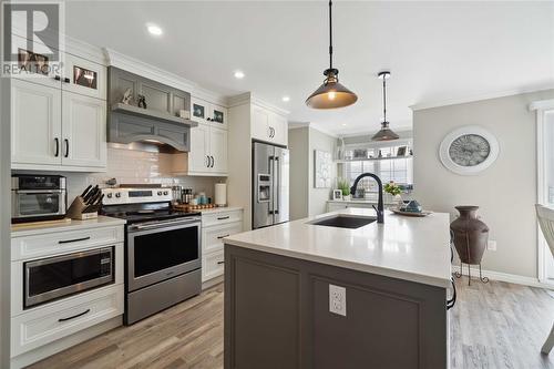 1510 Venetian Boulevard Unit# M7, Point Edward, ON - Indoor Photo Showing Kitchen With Upgraded Kitchen