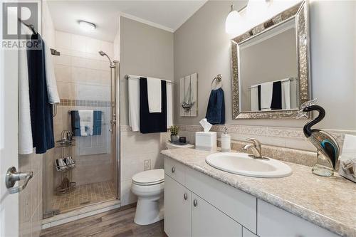 1510 Venetian Boulevard Unit# M7, Point Edward, ON - Indoor Photo Showing Bathroom