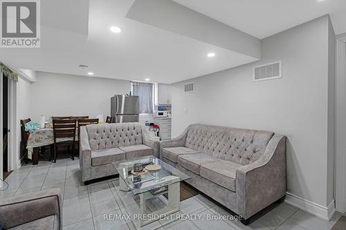 7 Wellpark Way, Brampton (Bram East), ON - Indoor Photo Showing Living Room