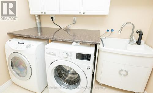 5955 Mayfield Road, Brampton (Vales Of Castlemore North), ON - Indoor Photo Showing Laundry Room