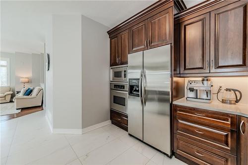 60 Springbreeze Heights, Hamilton, ON - Indoor Photo Showing Kitchen With Stainless Steel Kitchen