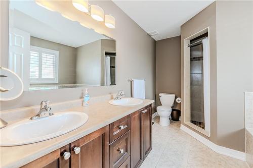 60 Springbreeze Heights, Hamilton, ON - Indoor Photo Showing Bathroom