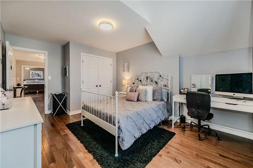 60 Springbreeze Heights, Hamilton, ON - Indoor Photo Showing Bedroom