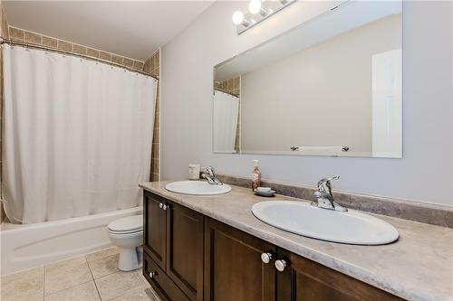 60 Springbreeze Heights, Hamilton, ON - Indoor Photo Showing Bathroom