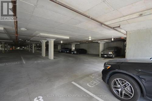 1913 - 1235 Richmond Street, London, ON - Indoor Photo Showing Garage