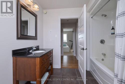 293138 8Th Line, Amaranth, ON - Indoor Photo Showing Bathroom