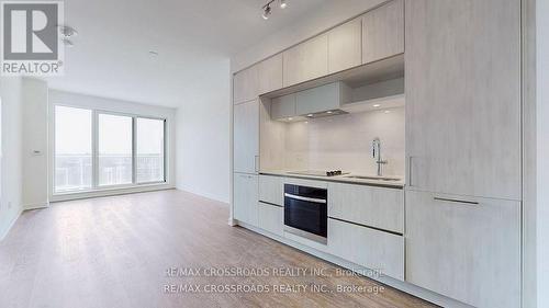 410 - 6 David Eyer Road, Richmond Hill, ON - Indoor Photo Showing Kitchen