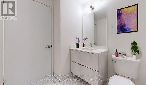 410 - 6 David Eyer Road, Richmond Hill, ON - Indoor Photo Showing Bathroom