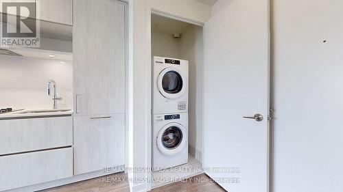 410 - 6 David Eyer Road, Richmond Hill, ON - Indoor Photo Showing Laundry Room