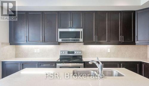 29 - 1331 Major Mackenzie Drive, Vaughan, ON - Indoor Photo Showing Kitchen With Double Sink With Upgraded Kitchen