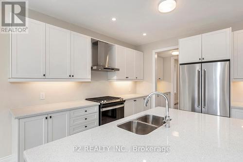 78 Bearberry Road, Springwater (Midhurst), ON - Indoor Photo Showing Kitchen With Double Sink With Upgraded Kitchen