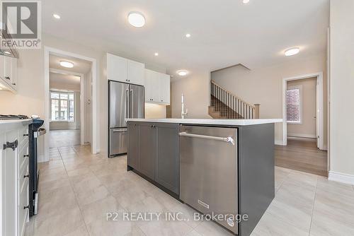 78 Bearberry Road, Springwater (Midhurst), ON - Indoor Photo Showing Kitchen With Upgraded Kitchen