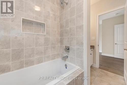 78 Bearberry Road, Springwater (Midhurst), ON - Indoor Photo Showing Bathroom