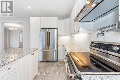 49 Periwinkle Road, Springwater (Midhurst), ON - Indoor Photo Showing Kitchen With Upgraded Kitchen