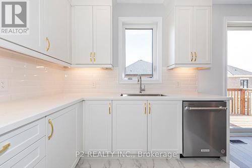 4 Wild Ginger Lane, Springwater (Midhurst), ON - Indoor Photo Showing Kitchen