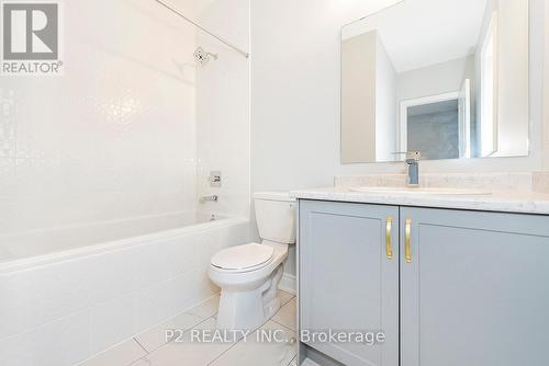 4 Wild Ginger Lane, Springwater (Midhurst), ON - Indoor Photo Showing Bathroom