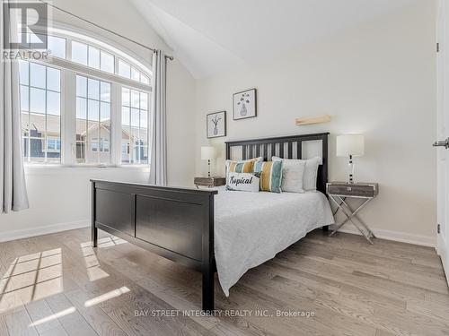 207 Harold Dent Trail, Oakville, ON - Indoor Photo Showing Bedroom