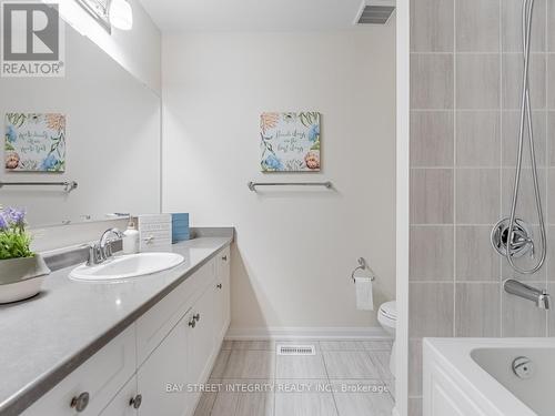 207 Harold Dent Trail, Oakville, ON - Indoor Photo Showing Bathroom