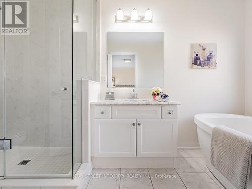 207 Harold Dent Trail, Oakville, ON - Indoor Photo Showing Bathroom