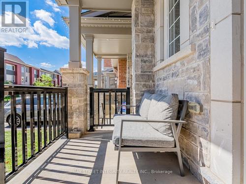 207 Harold Dent Trail, Oakville, ON - Outdoor