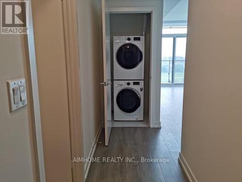 909 - 10 De Boers Drive, Toronto (York University Heights), ON - Indoor Photo Showing Laundry Room