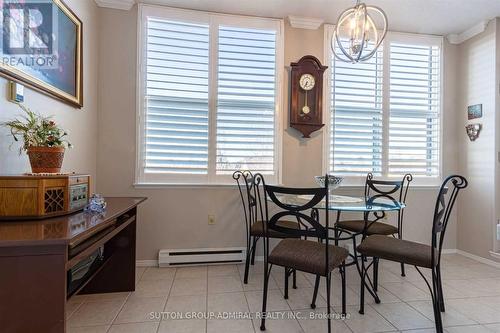 413 - 2199 Sixth Line, Oakville (River Oaks), ON - Indoor Photo Showing Dining Room