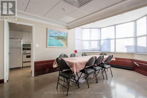 413 - 2199 Sixth Line, Oakville (River Oaks), ON - Indoor Photo Showing Dining Room