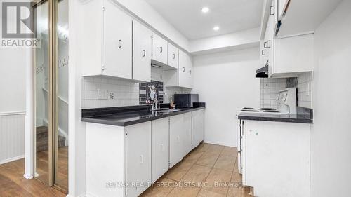 3 Sandringham Court, Brampton (Bramalea West Industrial), ON - Indoor Photo Showing Kitchen