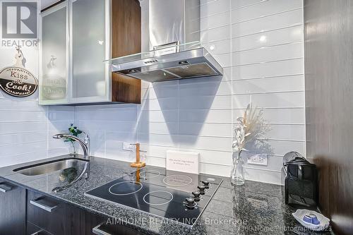 4008 - 12 York Street, Toronto (Waterfront Communities), ON - Indoor Photo Showing Kitchen