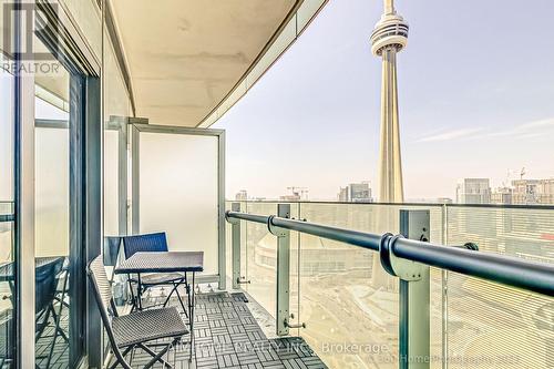 4008 - 12 York Street, Toronto (Waterfront Communities), ON - Outdoor With Balcony With Exterior