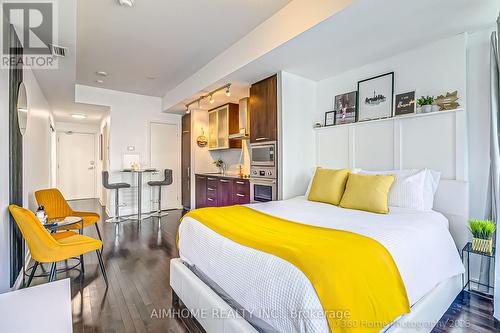 4008 - 12 York Street, Toronto (Waterfront Communities), ON - Indoor Photo Showing Bedroom