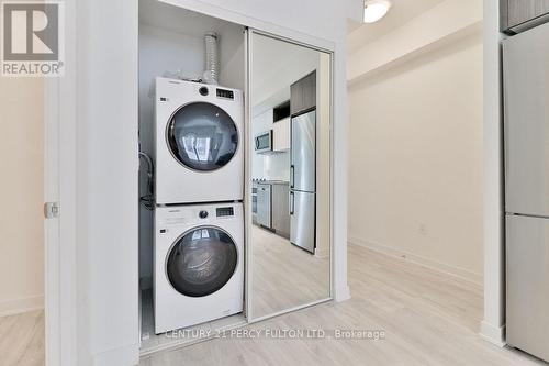 1211 - 100 Dalhousie Street, Toronto (Church-Yonge Corridor), ON - Indoor Photo Showing Laundry Room