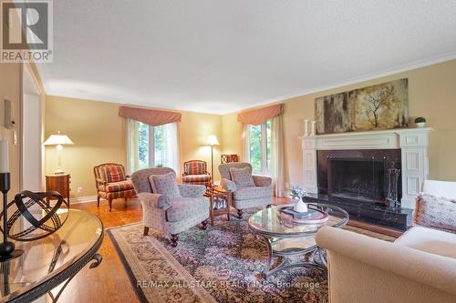 15 Skyridge Court, Whitchurch-Stouffville, ON - Indoor Photo Showing Living Room With Fireplace