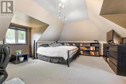 15 Skyridge Court, Whitchurch-Stouffville, ON - Indoor Photo Showing Bedroom