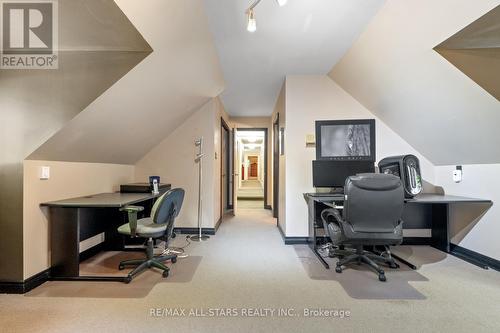 15 Skyridge Court, Whitchurch-Stouffville, ON - Indoor Photo Showing Office