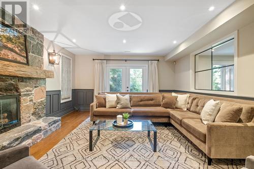 15 Skyridge Court, Whitchurch-Stouffville, ON - Indoor Photo Showing Living Room With Fireplace