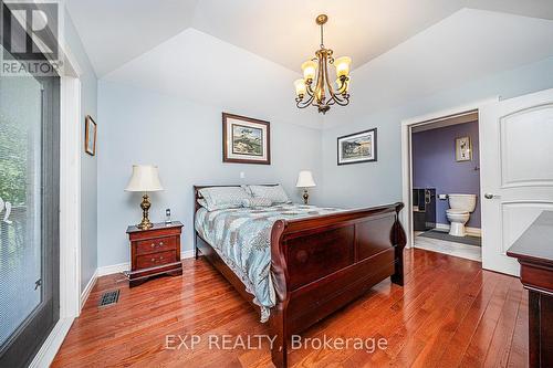 65 Alexander Boulevard, Georgina, ON - Indoor Photo Showing Bedroom