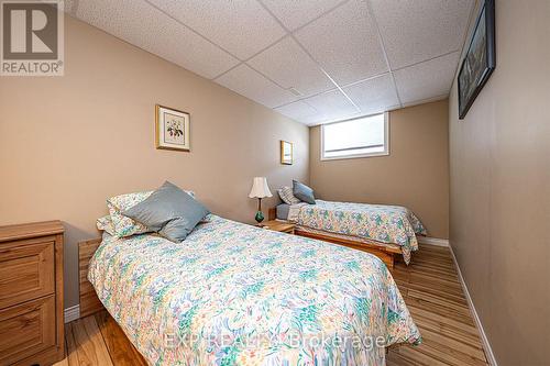 65 Alexander Boulevard, Georgina, ON - Indoor Photo Showing Bedroom