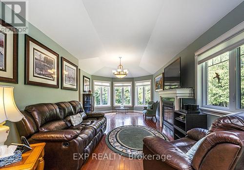 65 Alexander Boulevard, Georgina (Sutton & Jackson'S Point), ON - Indoor Photo Showing Living Room With Fireplace