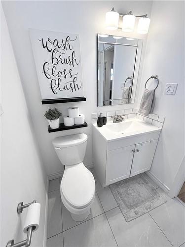 87 Locheed Drive, Hamilton, ON - Indoor Photo Showing Bathroom