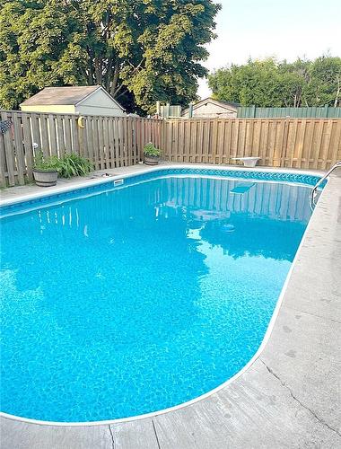 87 Locheed Drive, Hamilton, ON - Outdoor With In Ground Pool With Backyard