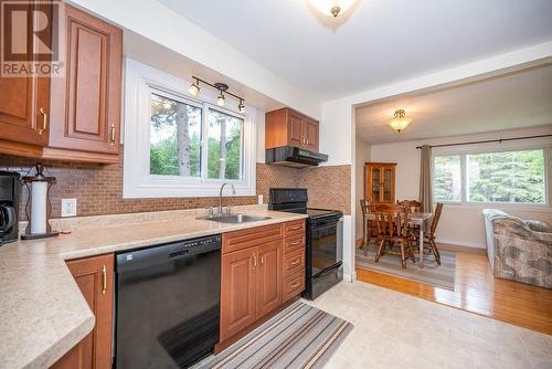 103 Monck Square, Laurentian Hills, ON - Indoor Photo Showing Kitchen