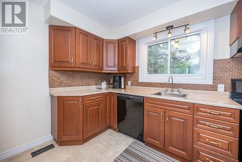 103 Monck Square, Laurentian Hills, ON - Indoor Photo Showing Kitchen