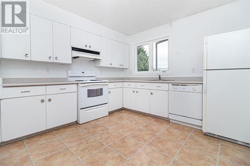 12 Diefenbaker Street, St John'S, NL - Indoor Photo Showing Kitchen