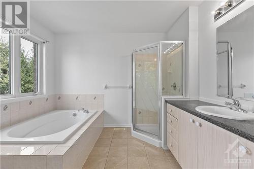 110 Hollowbrook Drive, Ottawa, ON - Indoor Photo Showing Bathroom