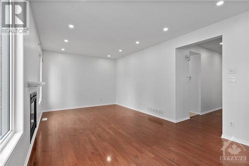 110 Hollowbrook Drive, Ottawa, ON - Indoor Photo Showing Other Room