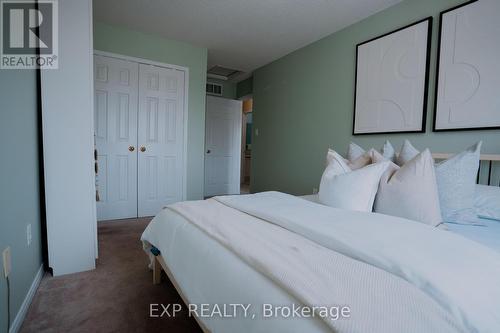 44 Knotwood Crescent, Toronto (Rouge), ON - Indoor Photo Showing Bedroom